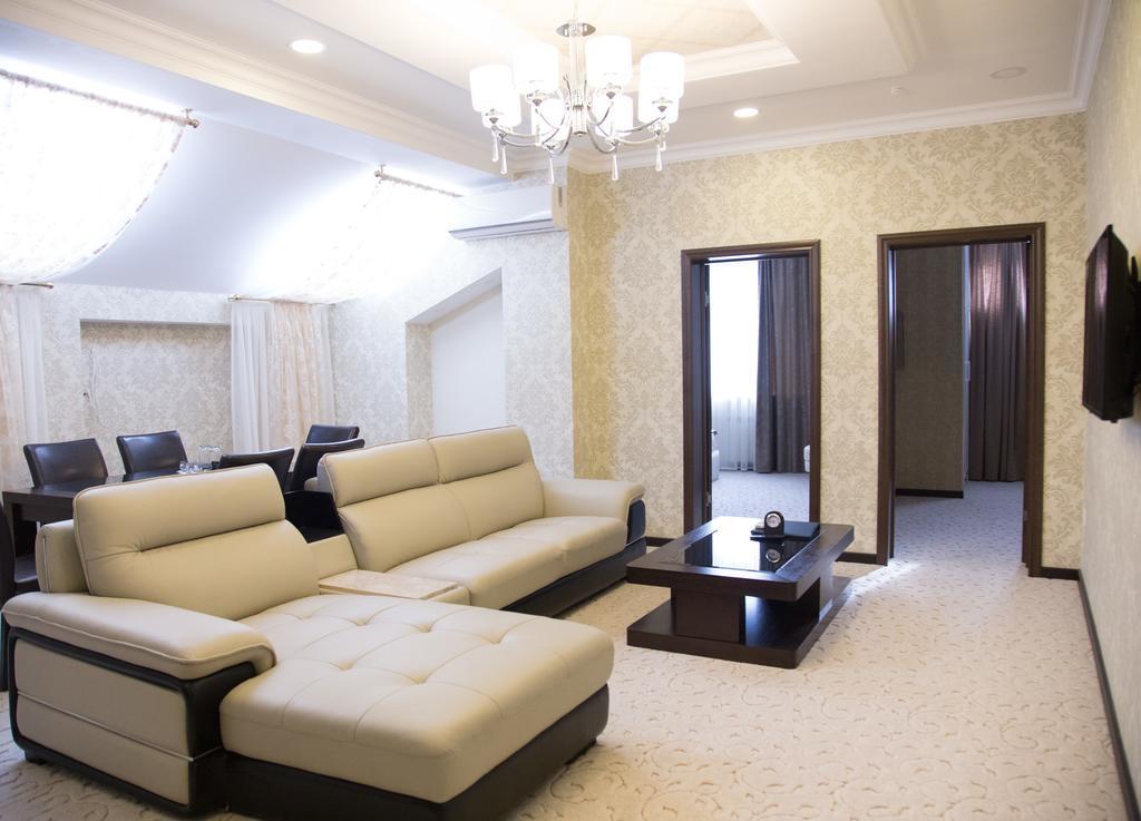 Premier Hotel Bişkek Dış mekan fotoğraf