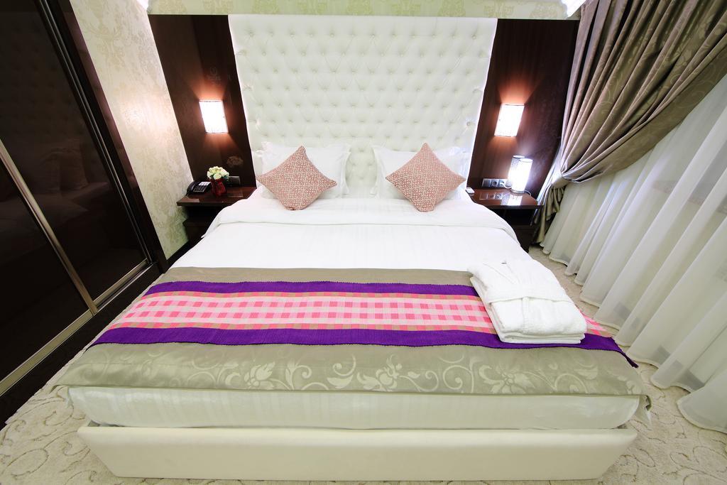 Premier Hotel Bişkek Dış mekan fotoğraf