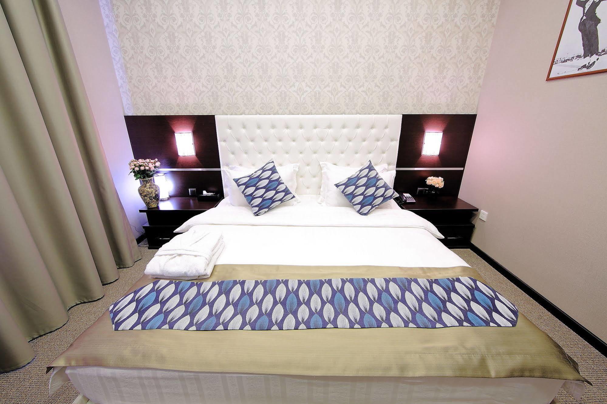 Premier Hotel Bişkek Dış mekan fotoğraf