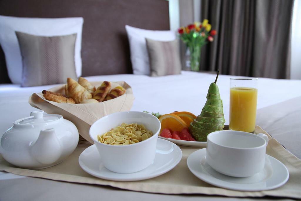 Premier Hotel Bişkek Dış mekan fotoğraf
